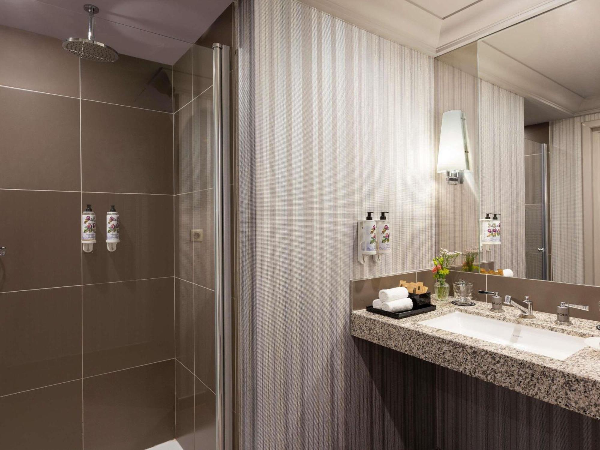 Superior Double Room Square View